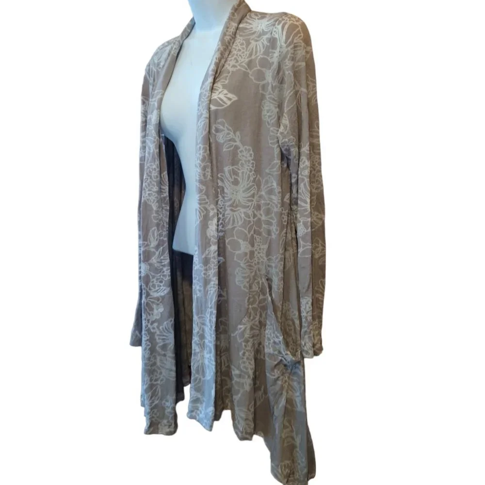 Chalet crinkled beige/cream floral open front cardigan cover size L